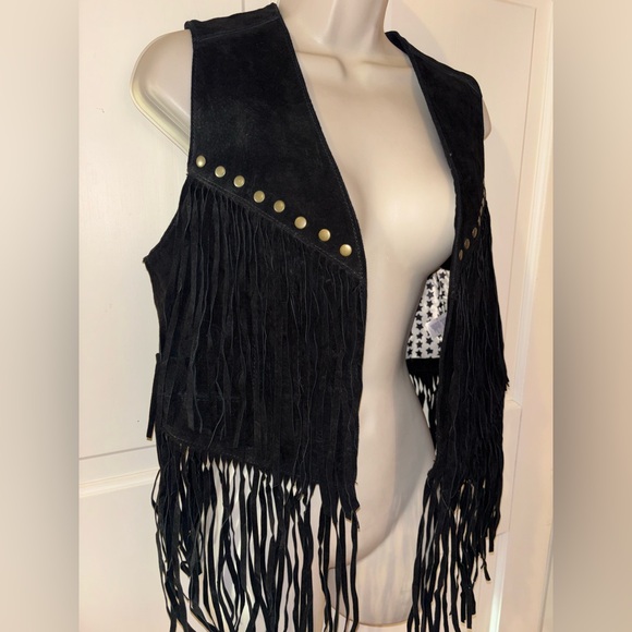 Forever 21 Black and White Star Patterned Vest - Picture 10 of 11